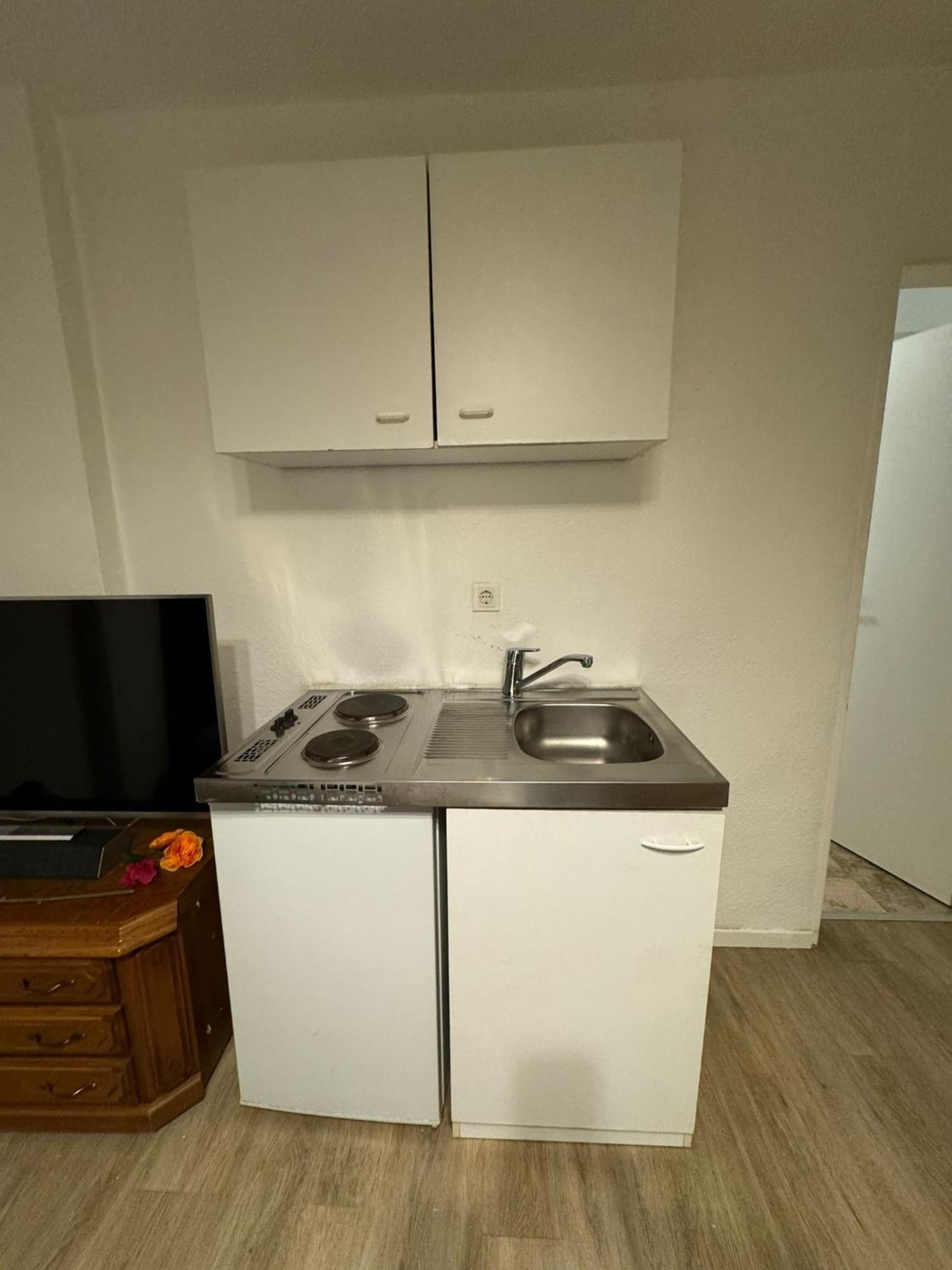Moebliertes Zimmer Mit Tv, Internet & Kompletter Ausstattung In Bonn-Mehlem Bagian luar foto
